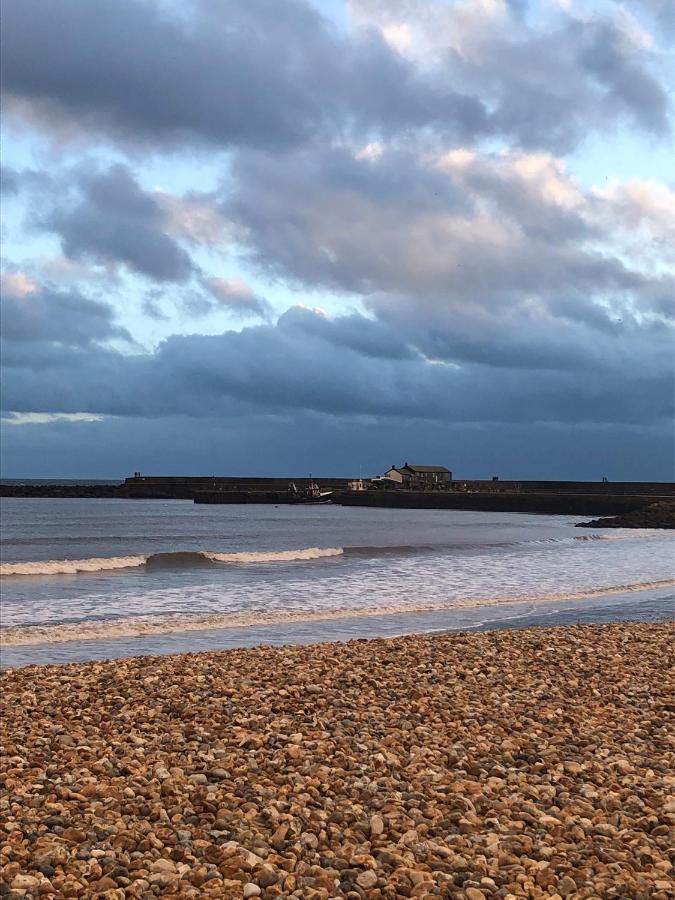 Light And Airy Central Lyme Regis Appartment With Parking Esterno foto