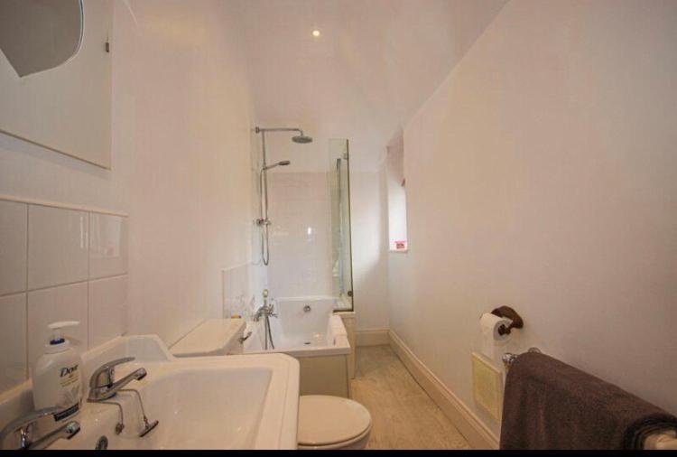 Light And Airy Central Lyme Regis Appartment With Parking Esterno foto