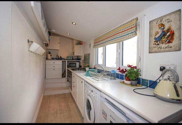 Light And Airy Central Lyme Regis Appartment With Parking Esterno foto